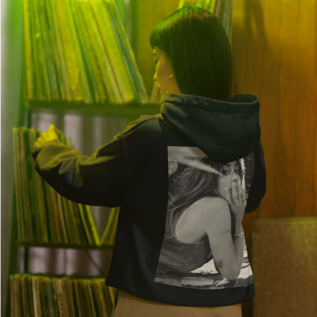 Dos hoodie avec portrait de Jenifer